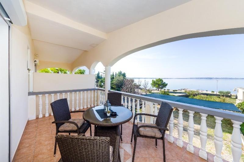 Apartment Nin - Vrsi At The Beach Екстер'єр фото