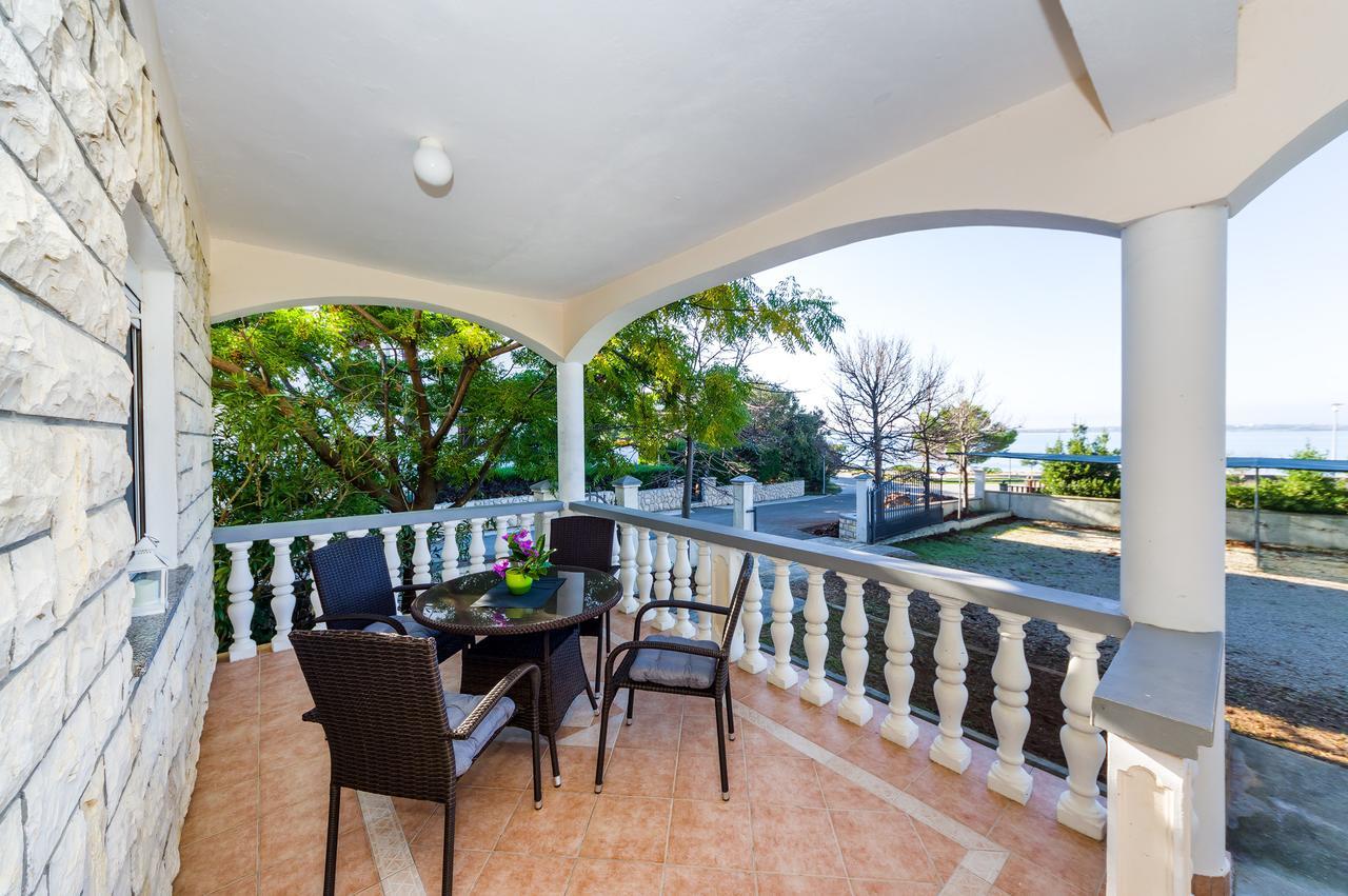 Apartment Nin - Vrsi At The Beach Екстер'єр фото