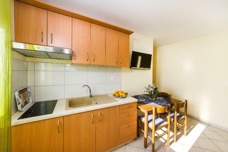 Apartment Nin - Vrsi At The Beach Екстер'єр фото